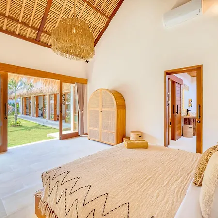 Villa El Gaucho: Brand New 9Bdr Prime Location