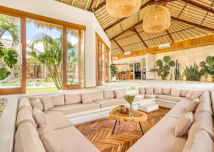 Villa El Gaucho: Brand New 9bdr Prime Location